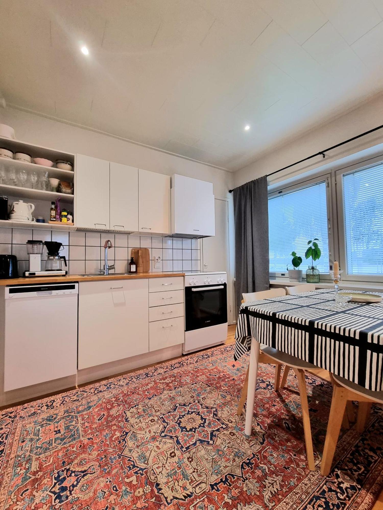 Holiday Pink Pearl Apartment โรวานิเอมิ ภายนอก รูปภาพ
